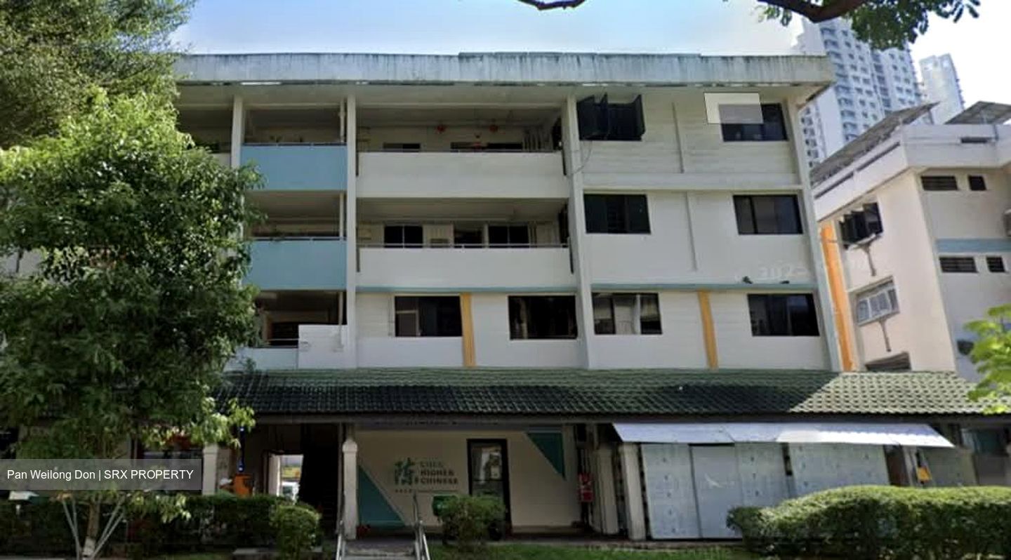 Ang Mo Kio Avenue 10 (D20), Shop House #580632171